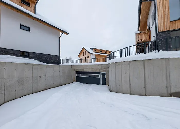 Male Lipno Apart Otel 3*